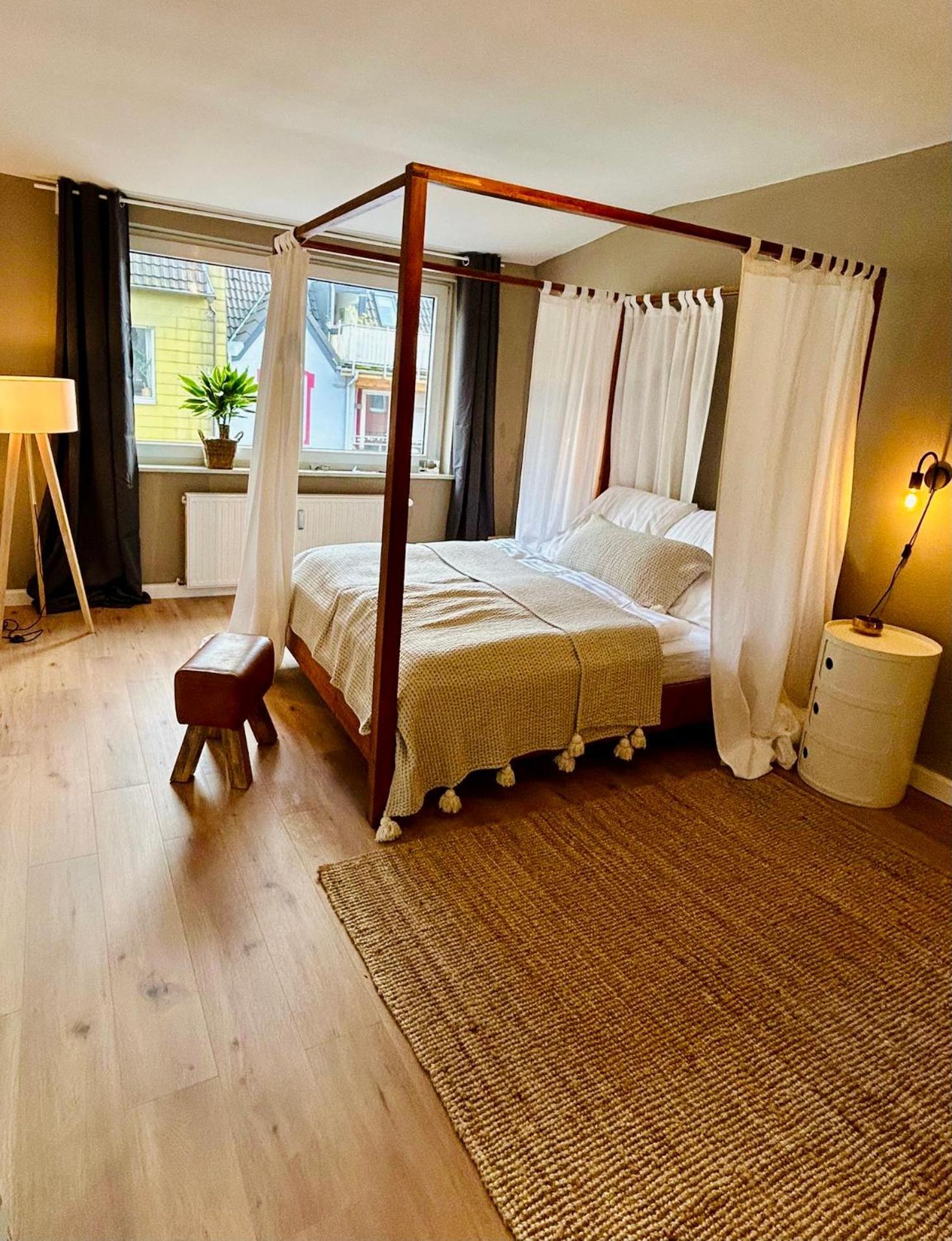 Feelslikehome - Urbane Altbauwohnung Mit Dachterasse& Parkplatz Bochum Ngoại thất bức ảnh